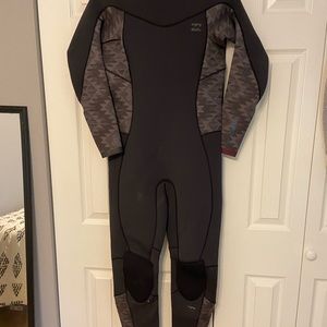 Billabong Surf Wetsuit Women’s Size 6